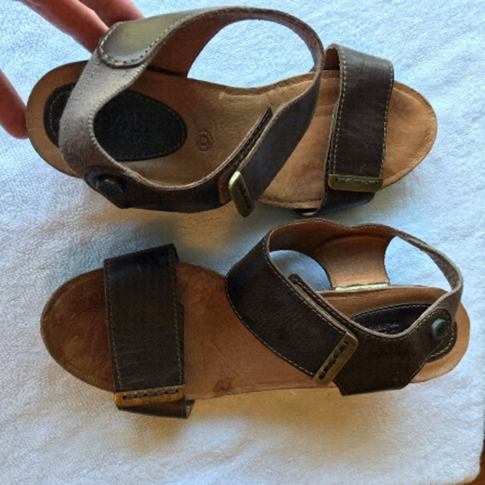 BUSSOLA wedge heel chocolate brown leather sandals.